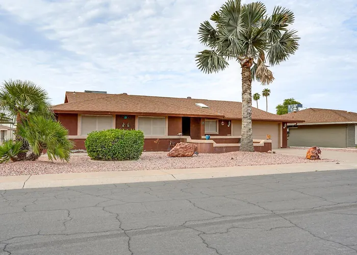 Holiday home Close To Golf: Sun Escape W/ Furnished Porch!