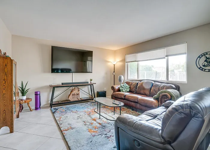 Holiday home Close To Golf: Sun Escape W/ Furnished Porch! Sun City