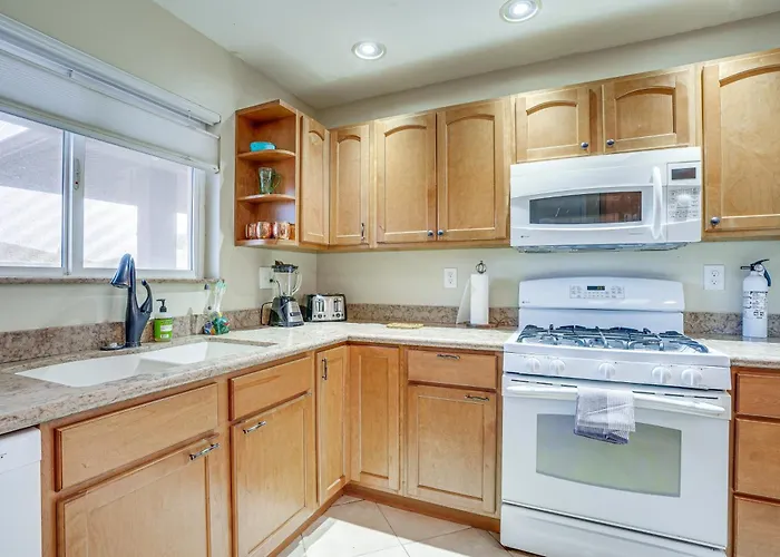 Close To Golf: Sun Escape W/ Furnished Porch! Sun City